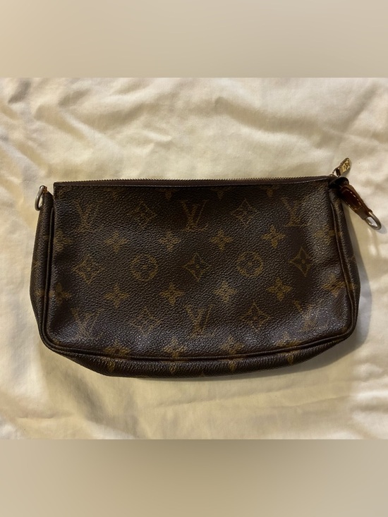 Louis Vuitton Handbags - Louis Vuitton Monogram Pochette with crossbody strap
